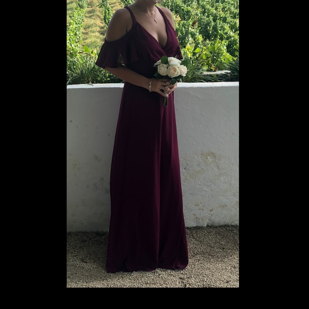 Lulu’s bridesmaid dress burgundy
